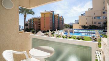 Junior Suite Pool View | 1 makuuhuone, tallelokero huoneessa, työpöytä, ilmainen Wi-Fi