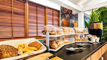 Petit déjeuner continental (20 USD par personne)
