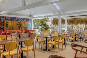 Breakfast, lunch, dinner served; Italian cuisine, pool views 