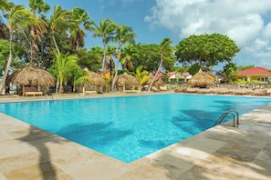 2 outdoor pools, free pool cabanas, pool umbrellas