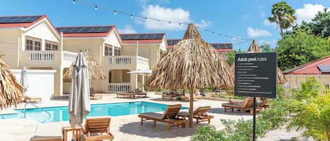 2 piscines extérieures, cabanas gratuites, parasols