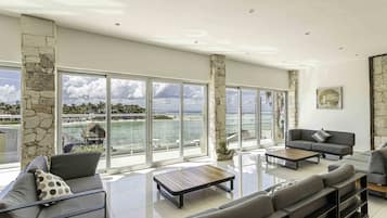 Sala de estar en el lobby