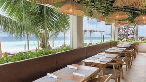 4 restaurants; breakfast, lunch, and dinner served - Mia Reef Isla Mujeres - All Inclusive (Isla Mujeres)
