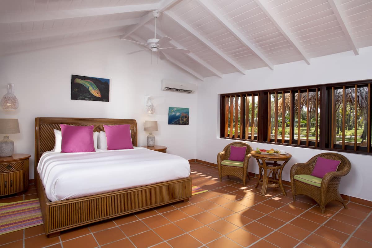 Premium bedding, pillow-top beds, minibar, in-room safe