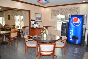 Coffee service - Baymont by Wyndham Waterford/Burlington WI (Waterford)