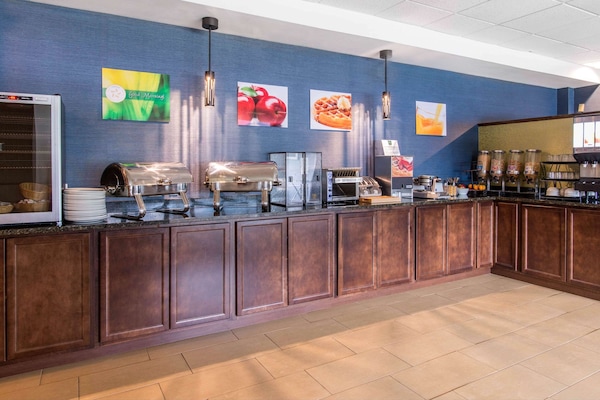 Bao gồm bữa sáng buffet hàng ngày