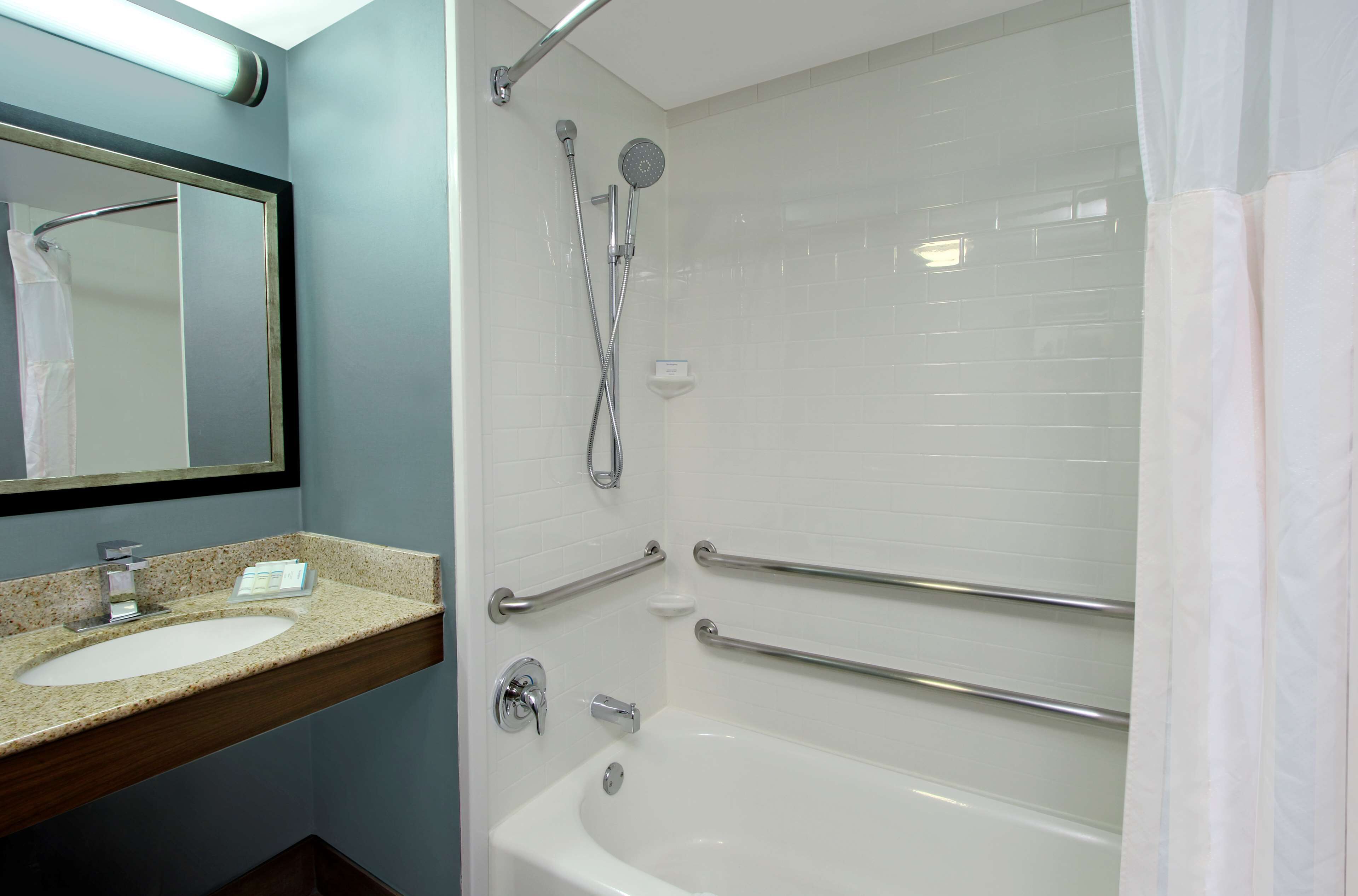 combined shower/bathtub, free toiletries, hair dryer, towels