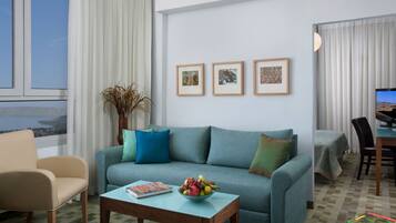 Classic Suite | In-room safe, individually furnished, iron/ironing board