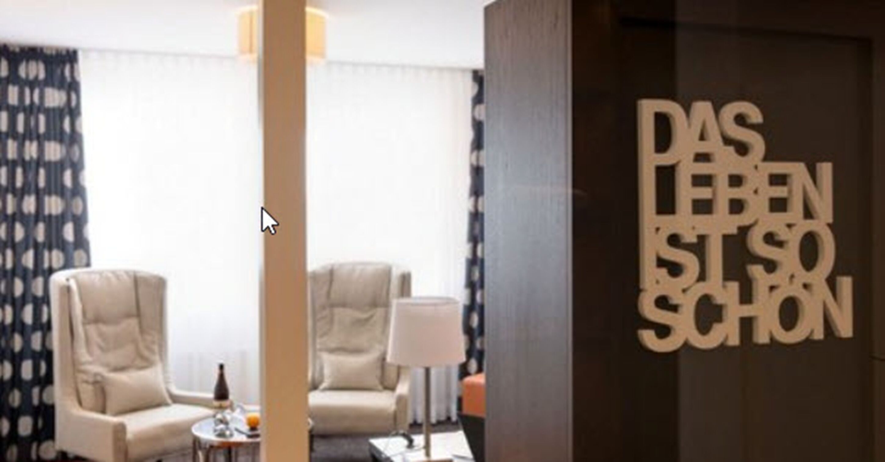 suite | living room | tv