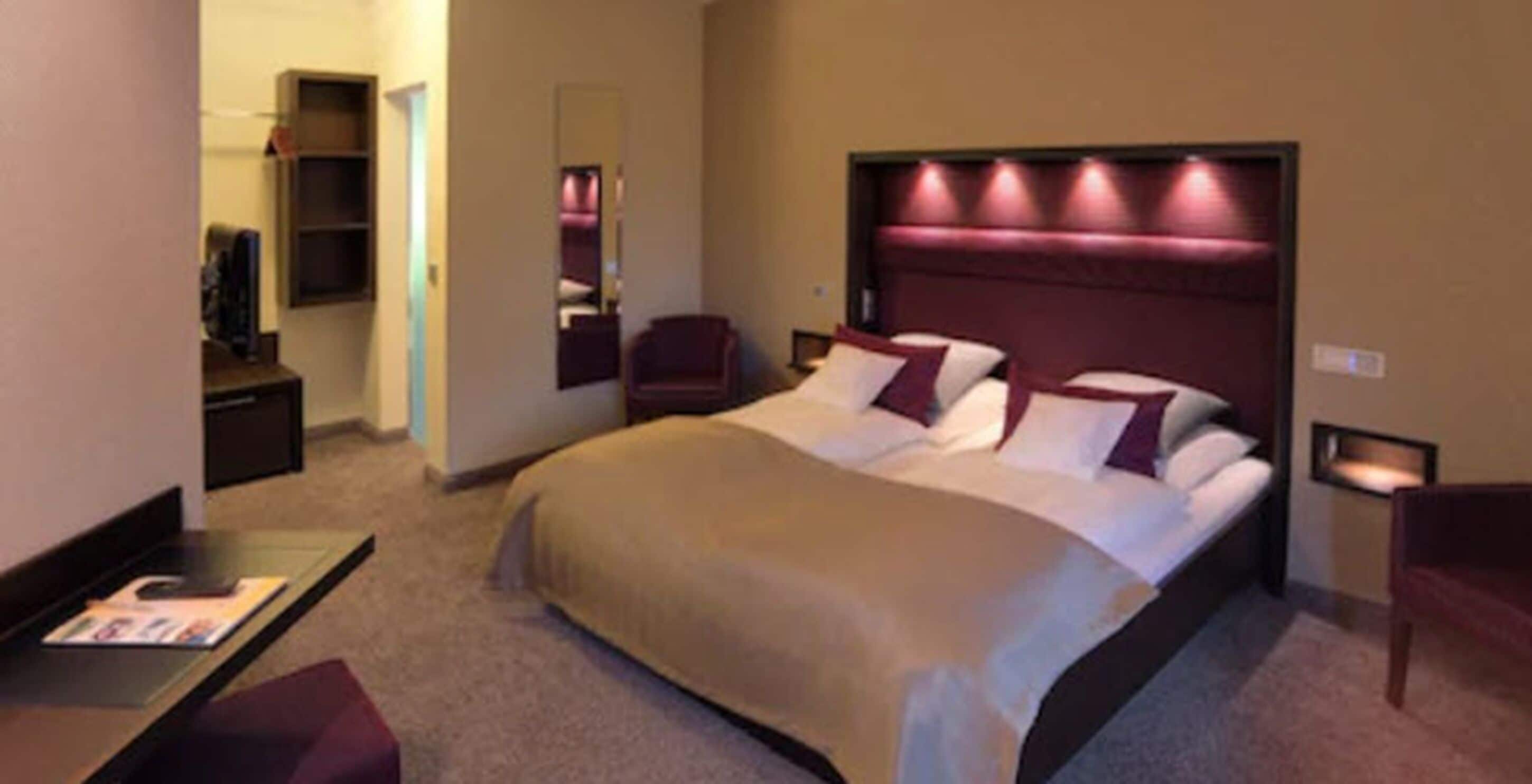 business double room | 1 bedroom, desk, free wifi, bed sheets