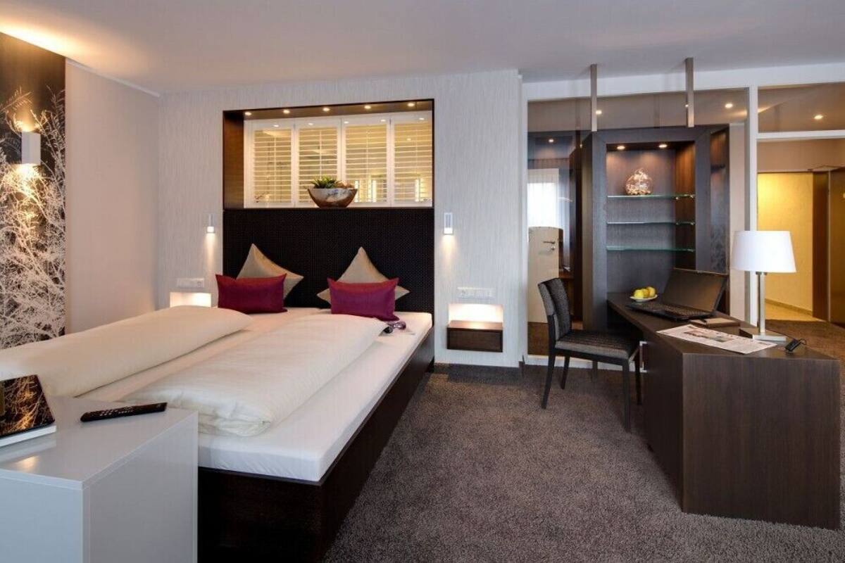 Suite | Bureau, accès au Wi-Fi (inclus), literie fournie