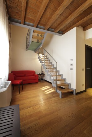 Deluxe Suite, Annex Building (Loft, Stair Access Only) | 1 bedroom, Frette Italian sheets, premium bedding, minibar