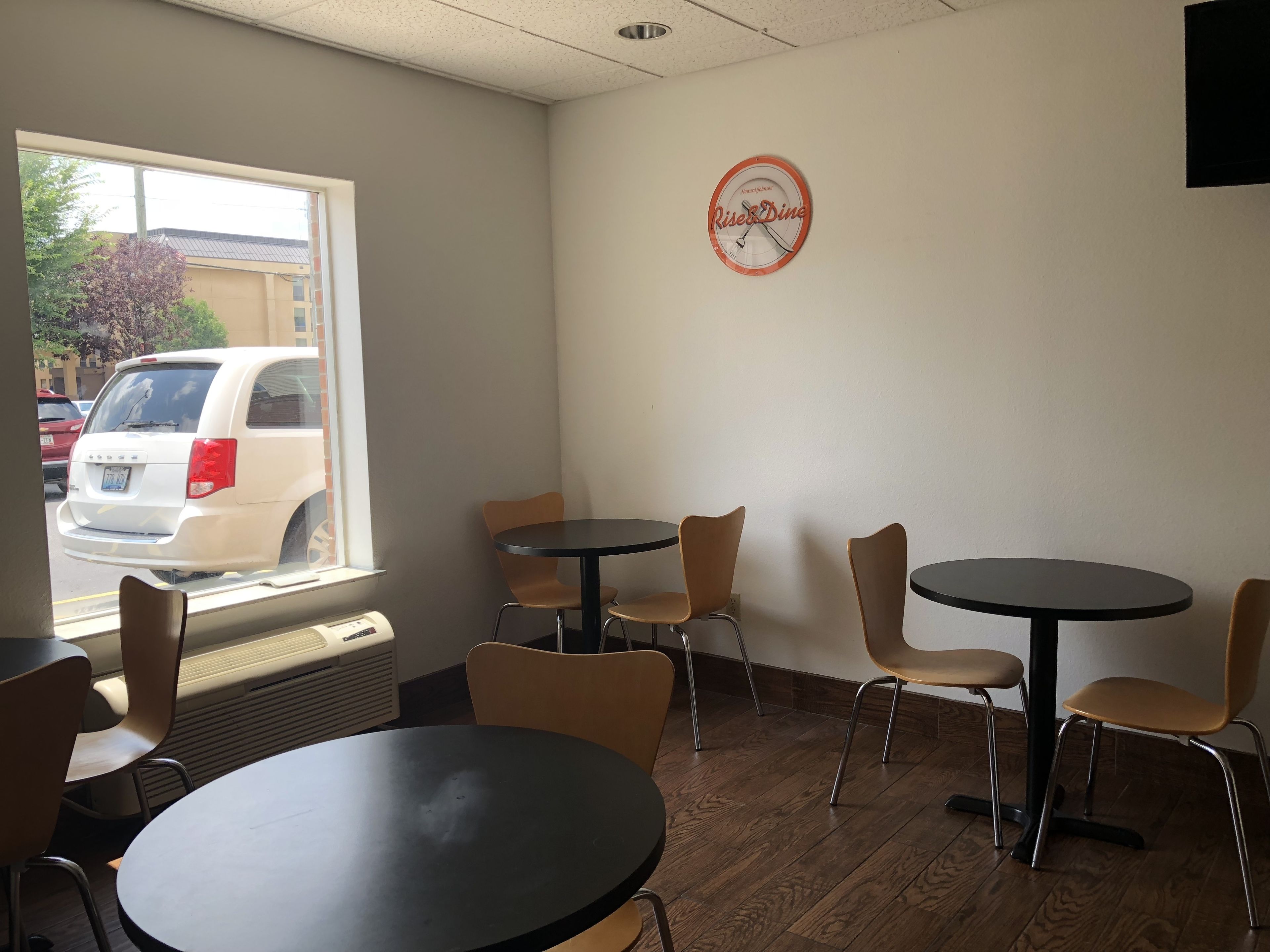 free daily on-the-go breakfast