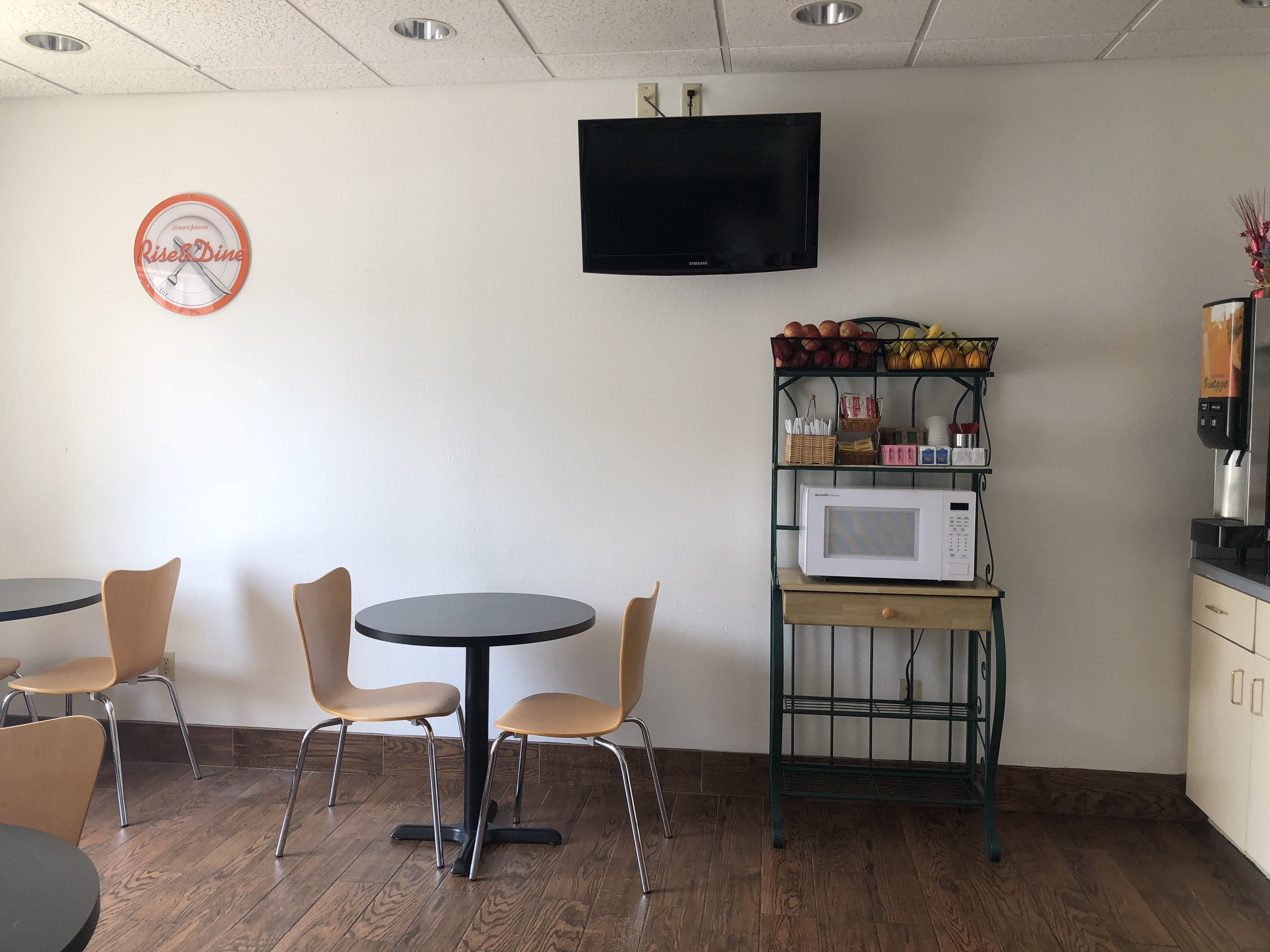 free daily on-the-go breakfast