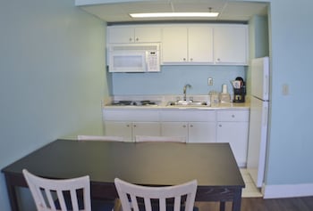 Fridge, microwave, coffee/tea maker at Boardwalk Beach Hotel