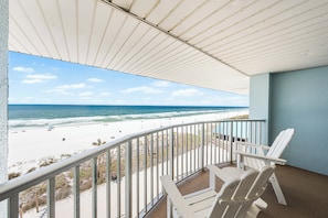 Superior Suite, 1 Bedroom, Kitchenette, Ocean View | Balcony view