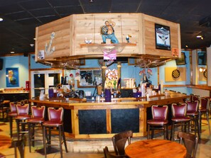 2 bars/lounges, beach bar