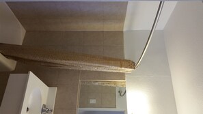 Comfort Room, 2 Queen Beds | Bathroom