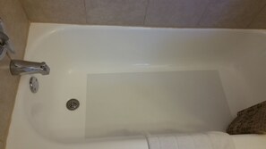 Comfort Room, 2 Queen Beds | Deep-soaking bathtub