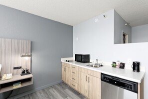 Fridge, microwave, coffee/tea maker - Studio 6 Suites Lake Havasu City, AZ  (Lake Havasu City)