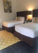 Colchones con pillow-top, tabla de planchar con plancha y wifi gratis 