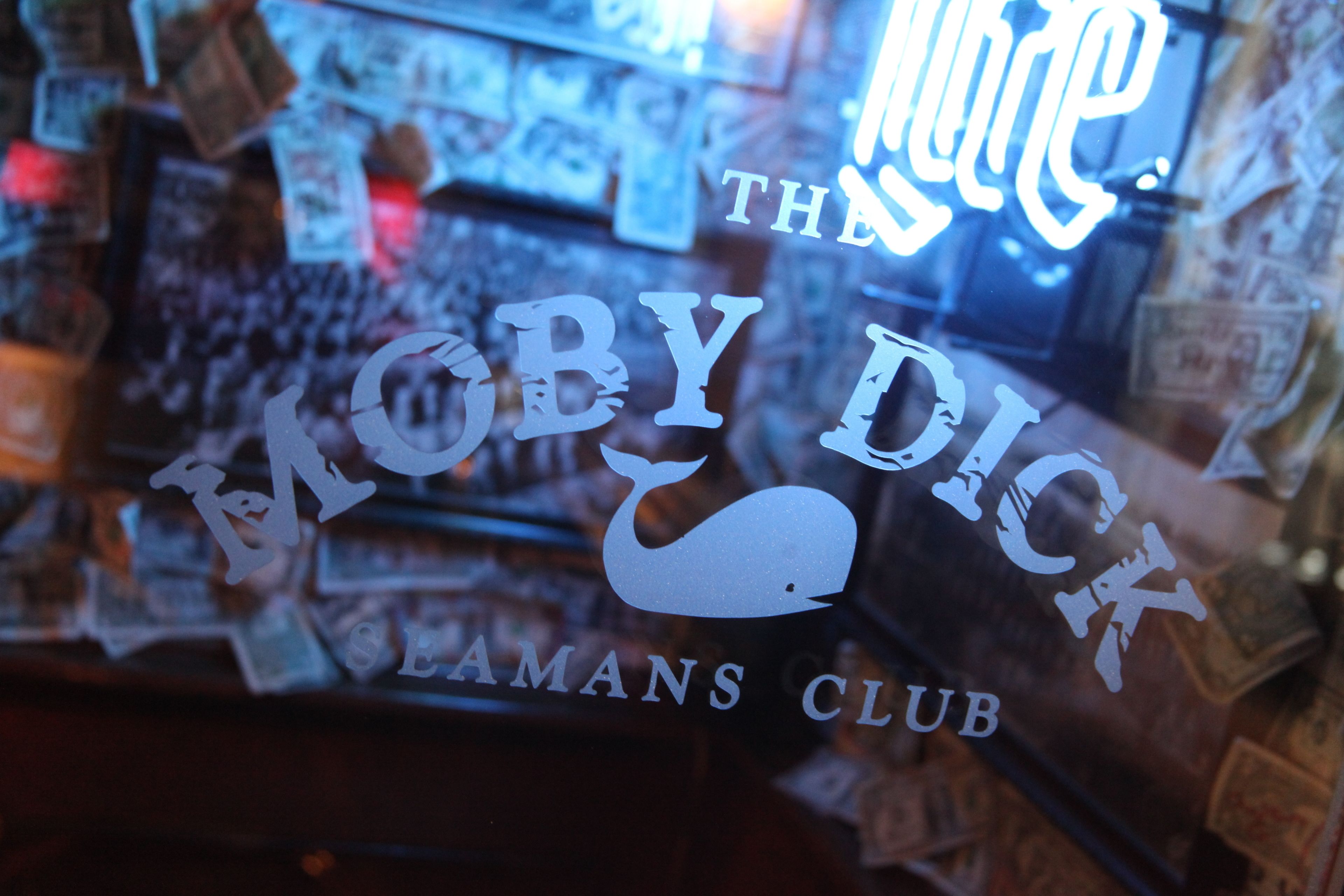 2 bars/lounges, pub, pub