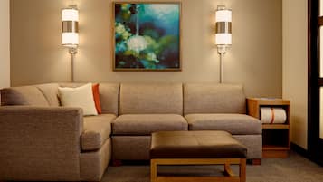 Down comforters, in-room safe, desk, blackout drapes