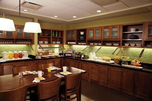 Lunch and dinner served - Hyatt Place Fremont/Silicon Valley (Fremont)