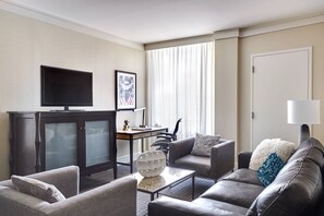 Suite, 1 King Bed, Non Smoking