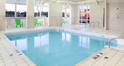 Super 8 by Wyndham Brandon MB