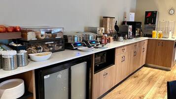 Free daily continental breakfast