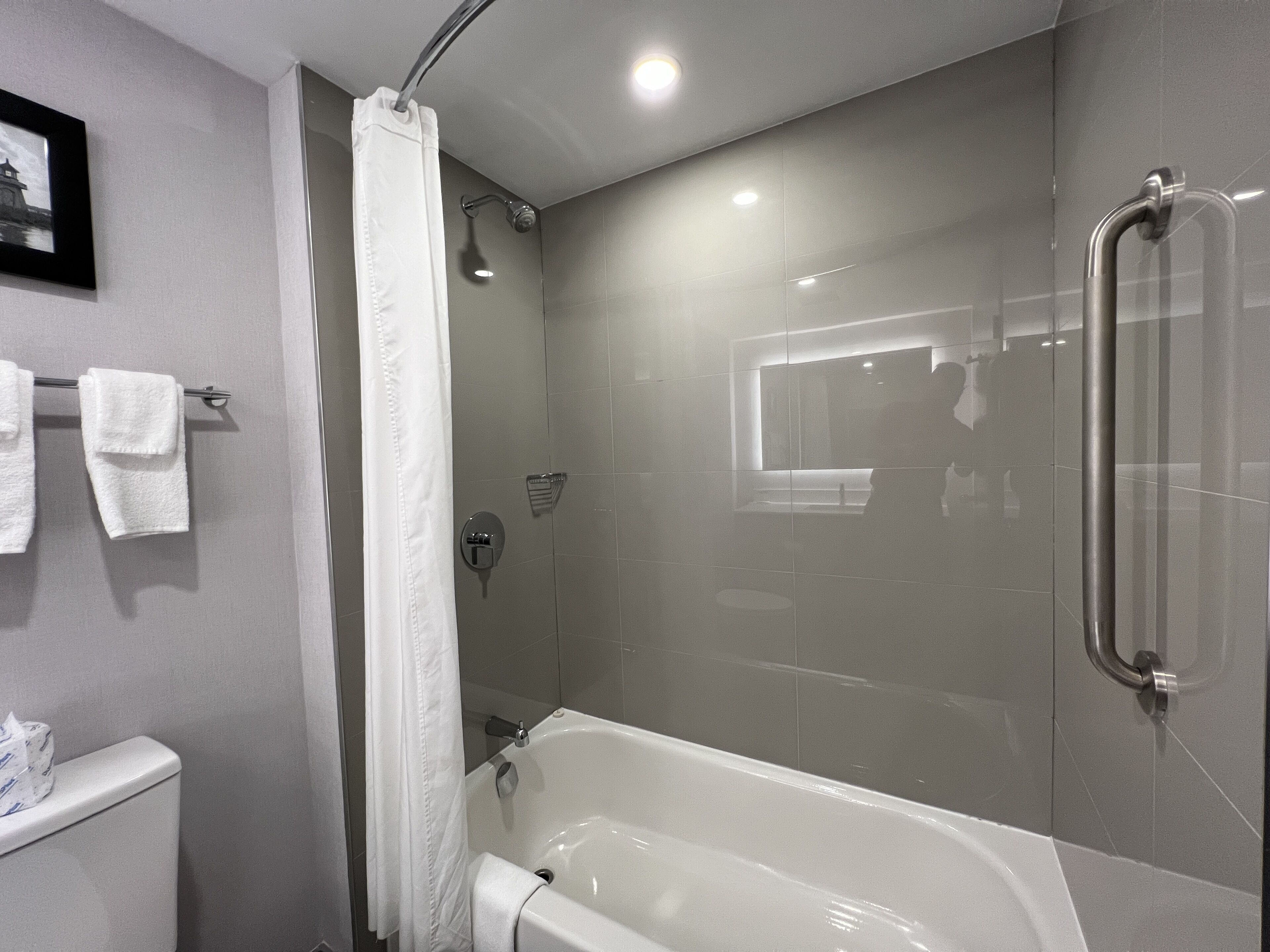 Photo - Super 8 by Wyndham Cornwall ON