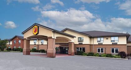 Super 8 by Wyndham Cornwall ON