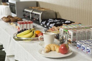 Free daily continental breakfast  - The Business Inn (Ottawa)