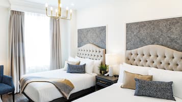 Habitación ejecutiva doble, 2 camas dobles | 1 dormitorio, minibar (con algunos artículos gratuitos), caja fuerte