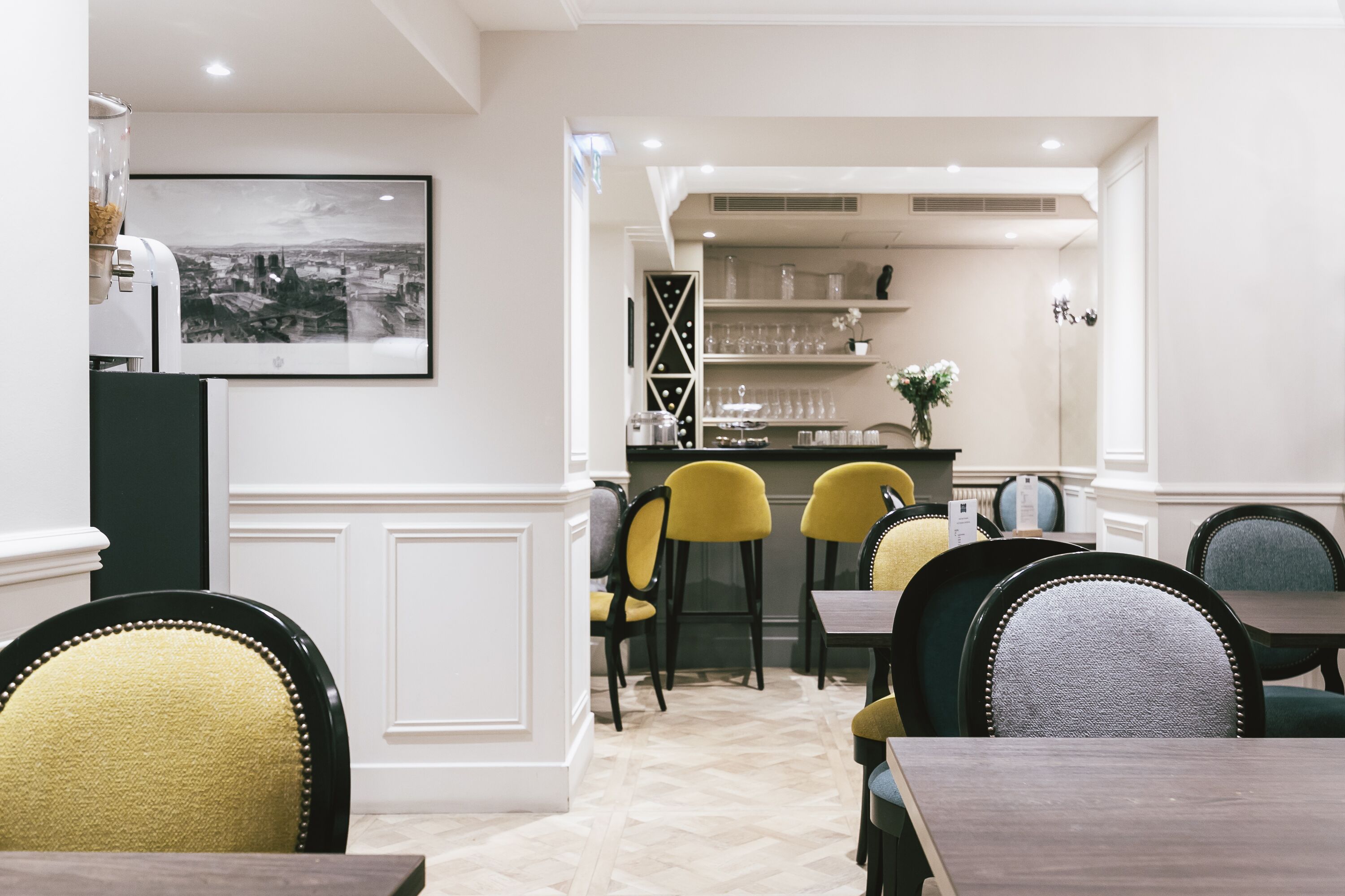 daily continental breakfast (eur 11 per person)