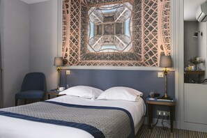 Single Room | View from room - Hotel Saint Christophe (Paris)