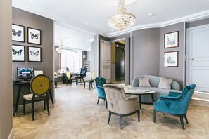 Reception - Hotel Saint Christophe (Paris)