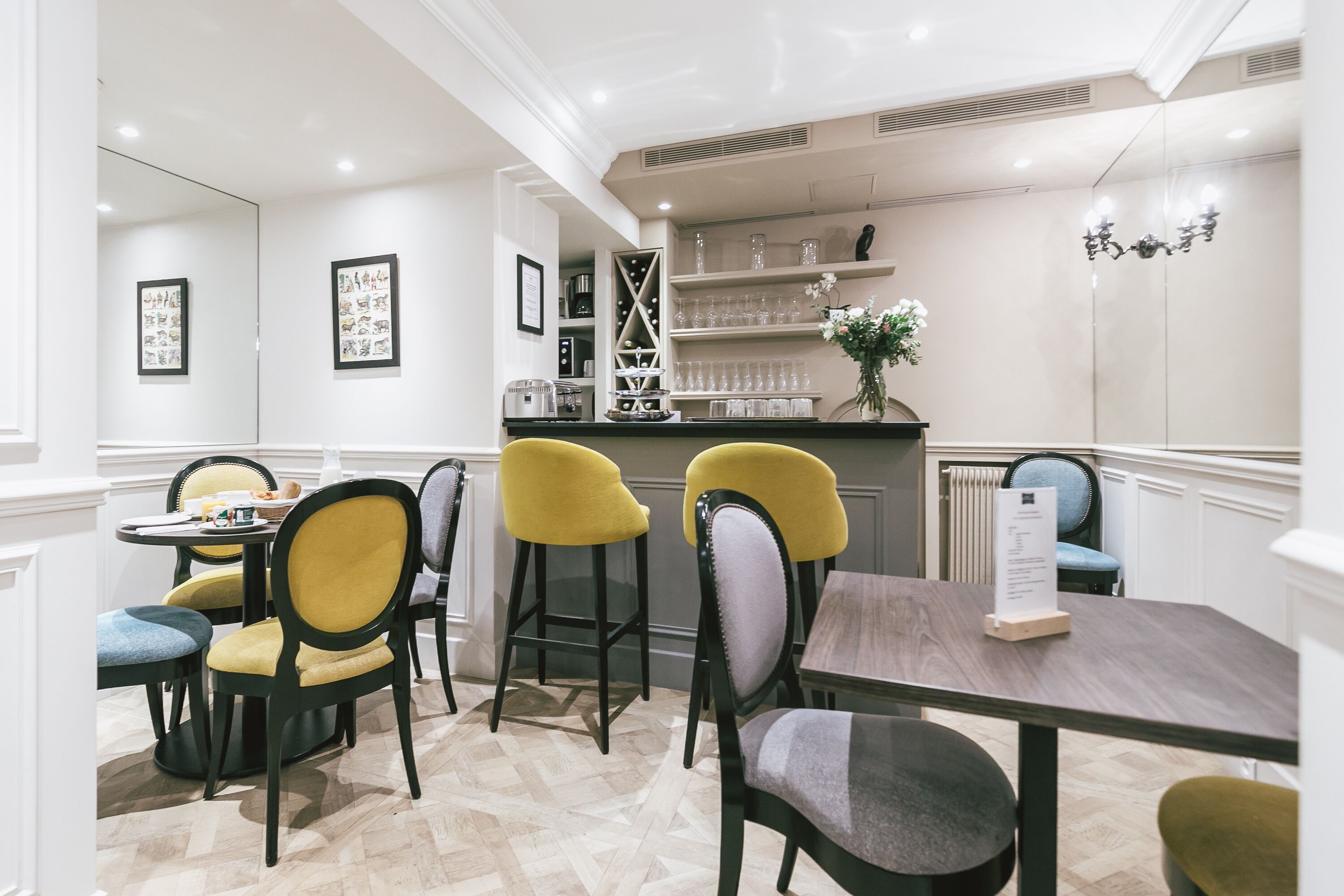 daily continental breakfast (eur 11 per person)