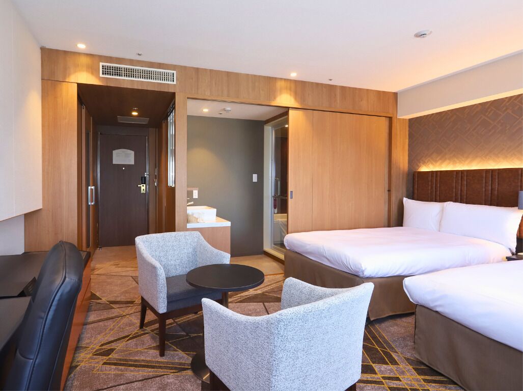 尊荣客房, 2 张单人床, 城市景观 (Top Floor) | 客房内保险箱、办公桌、笔记本电脑工作区、免费 WiFi