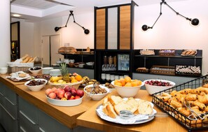 Morgenmadsbuffet hver dag (12 EUR pr. person)