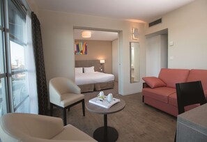 In-room safe, individually furnished, desk, laptop workspace