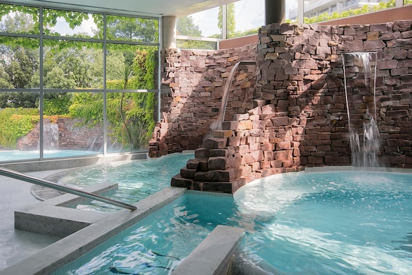 Couples treatment room(s), steam room, body treatments, hydrotherapy