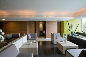 Couples treatment room(s), steam room, body treatments, hydrotherapy