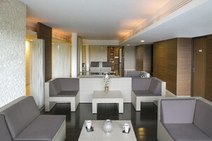 双人护理室、湿蒸房、身体护理、水疗法、热石按摩、体膜护理