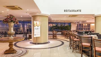 Lunch and dinner served, international cuisine