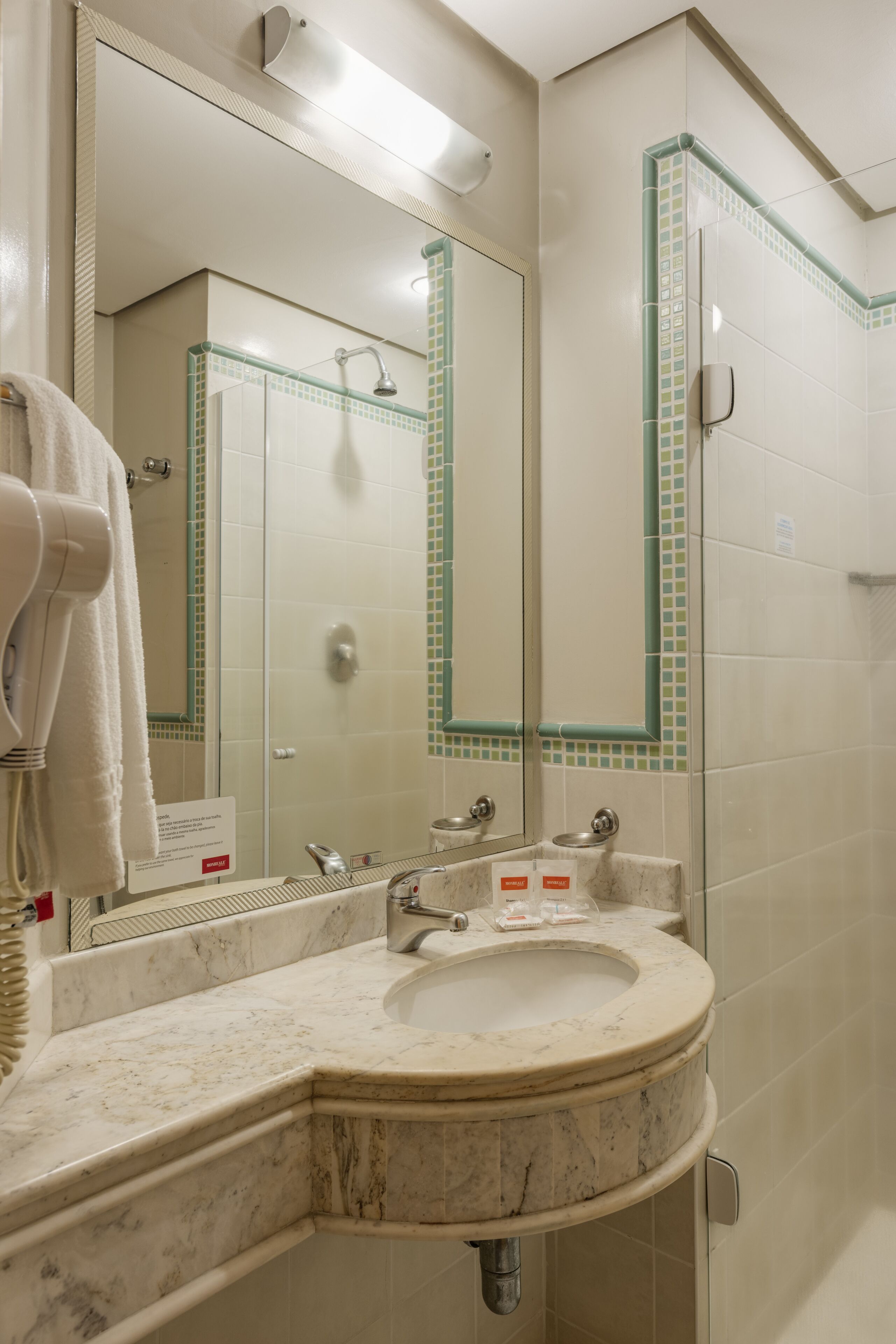 shower, free toiletries, hair dryer, towels