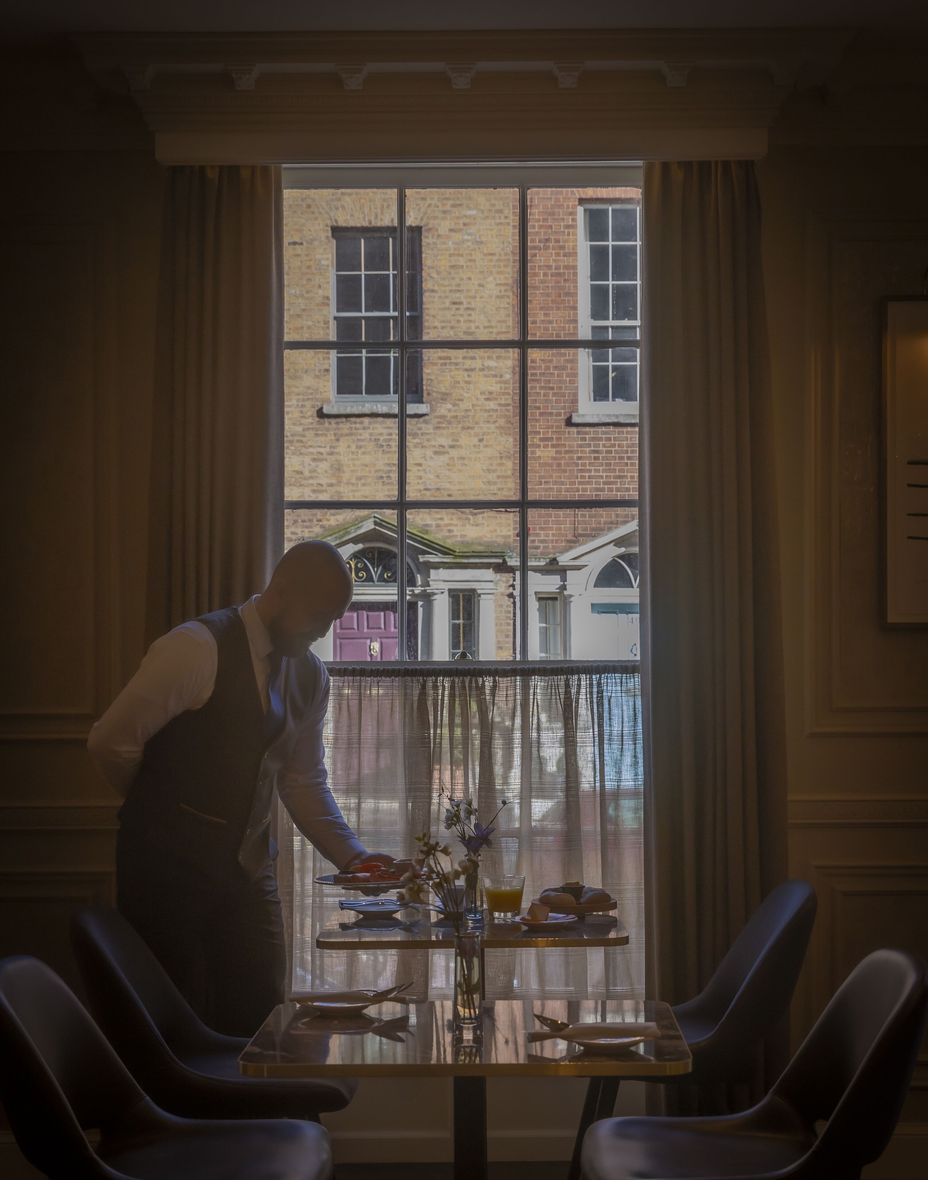 breakfast and dinner served, international cuisine