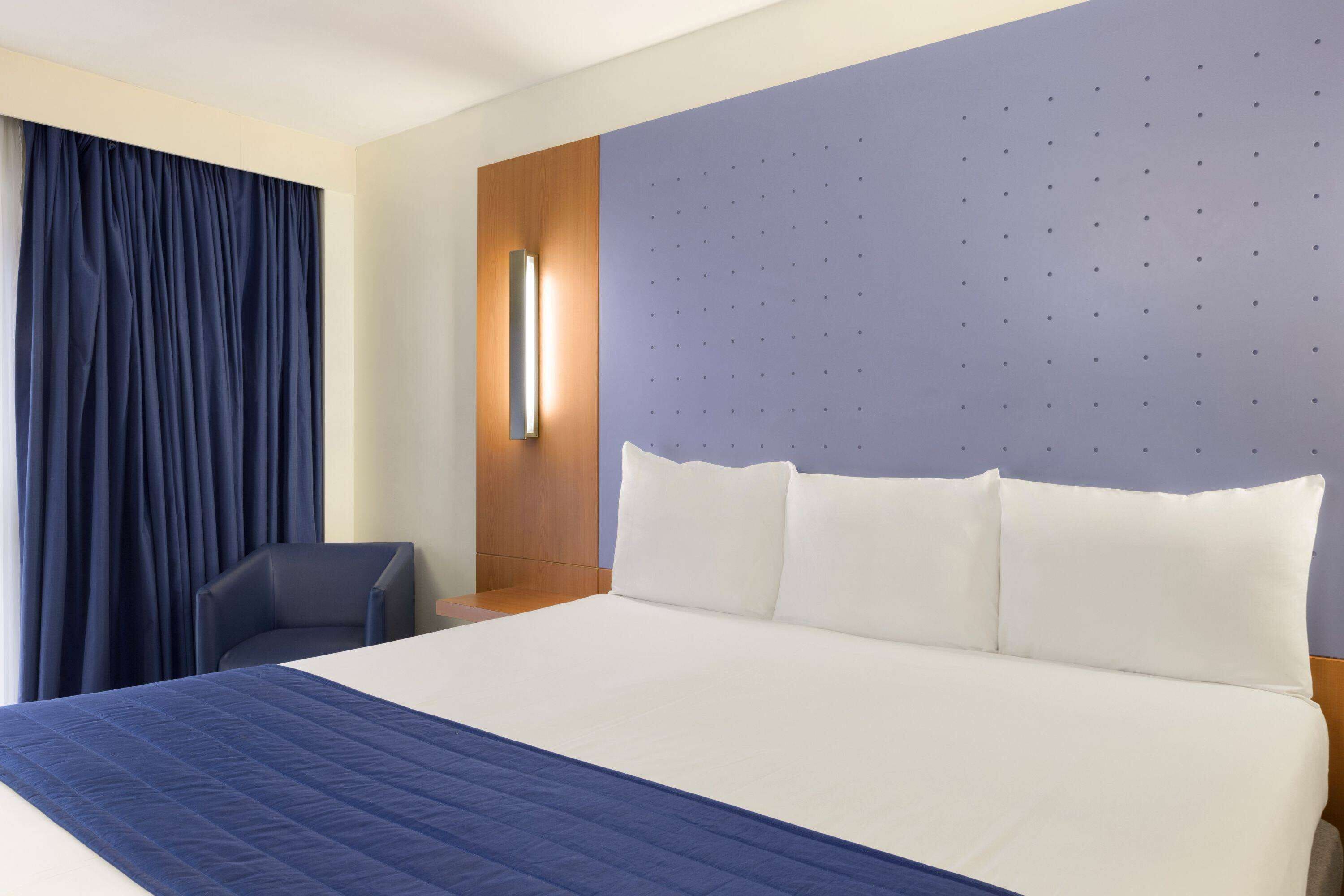 Photo - Ramada London North