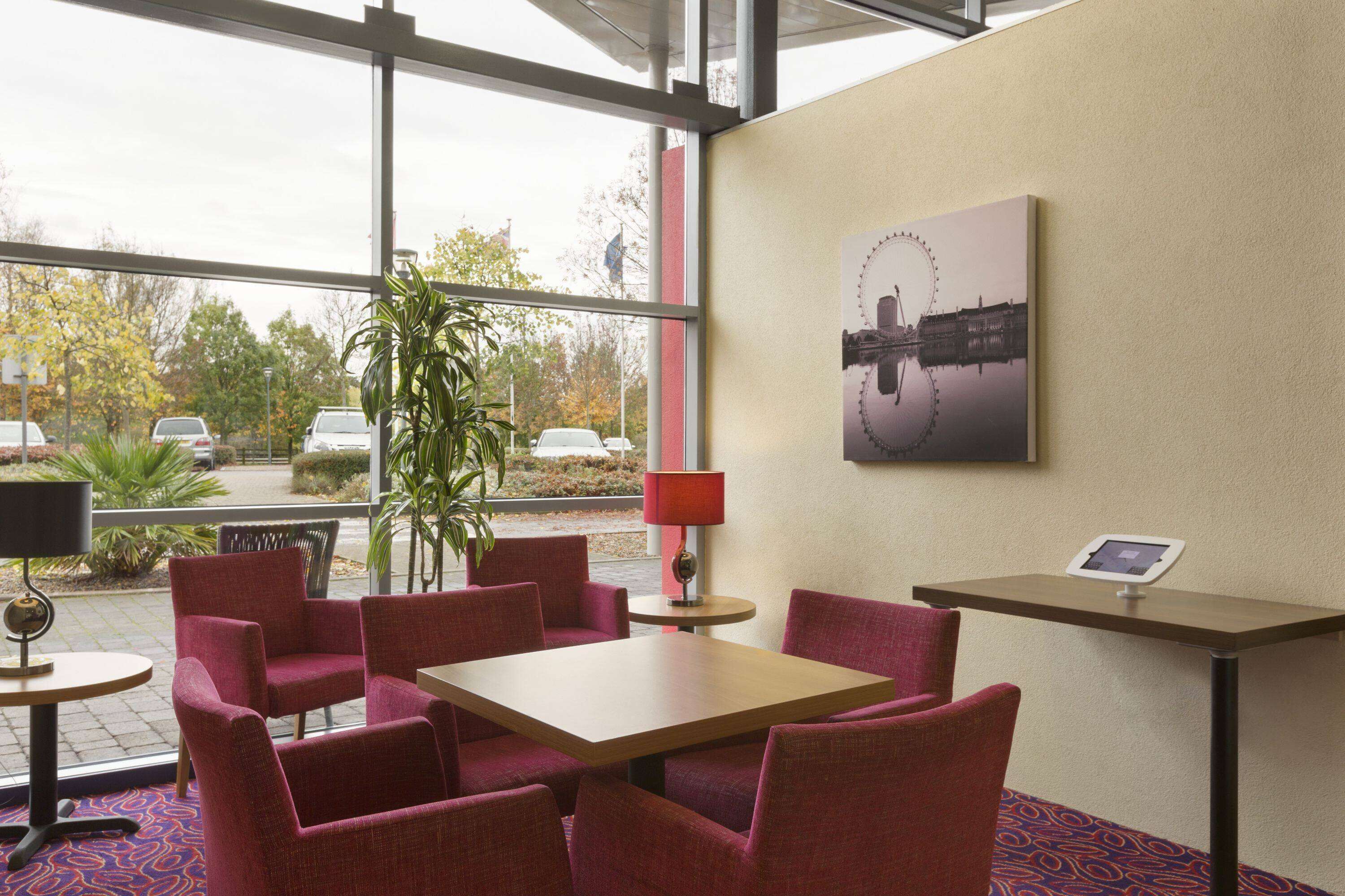 Photo - Ramada London North